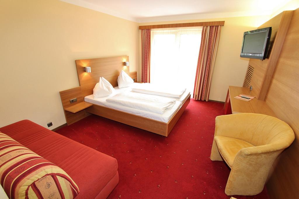 Gasthof Zinkenbachmuehle Sankt Gilgen Room photo